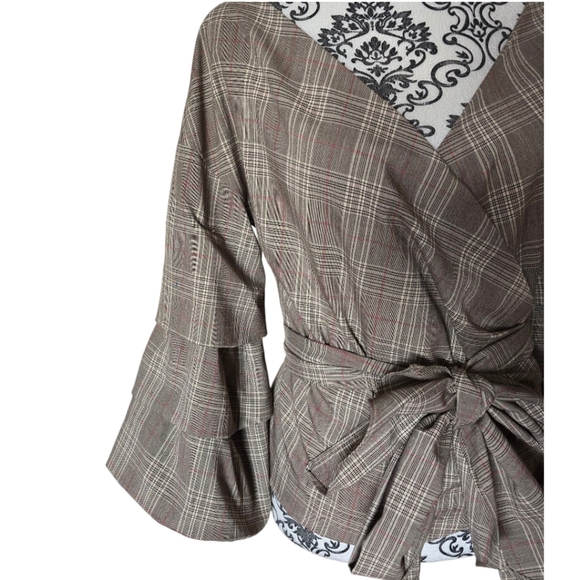 Do+Be Plaid Wrap Top with tiered bell sleeves size medium - Picture 5 of 16